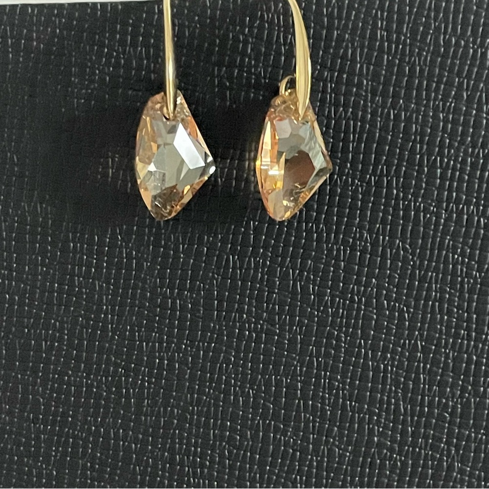 Fashion Earrings - Picture 4 of 5